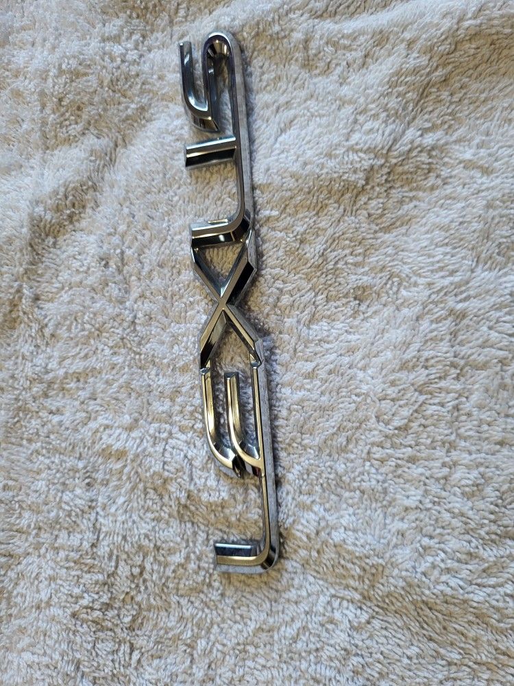 Lexus Emblem chrome Oem