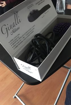 Professional straightening brush