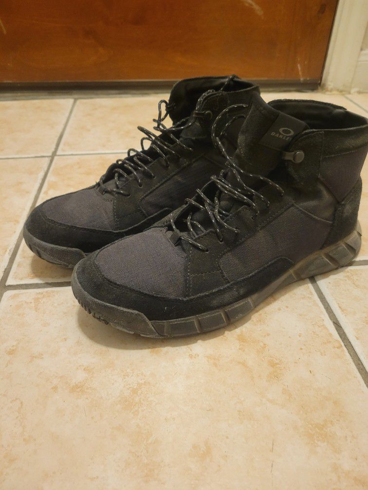 Oakley Urban Explorer Mid Hiking Boots