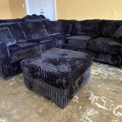 🚚 Free Delivery! Corduroy Black Sectional With Ottoman