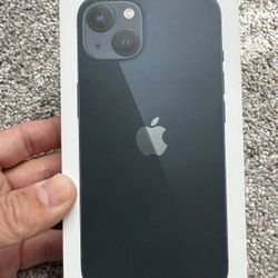 New iPhone13 256gb unlocked Brand new