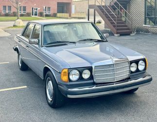 1981 Mercedes-Benz 240-Class