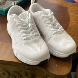 Kirkland Signature Men's Comfort Walker Sneaker, 