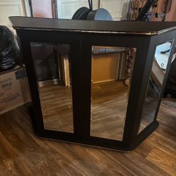 Black Bar 