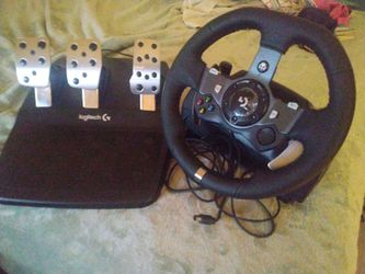 Logitech G920 Driving Force Racing Wheel and Pedal Set