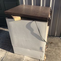 6 Cu Foot Freezer $50