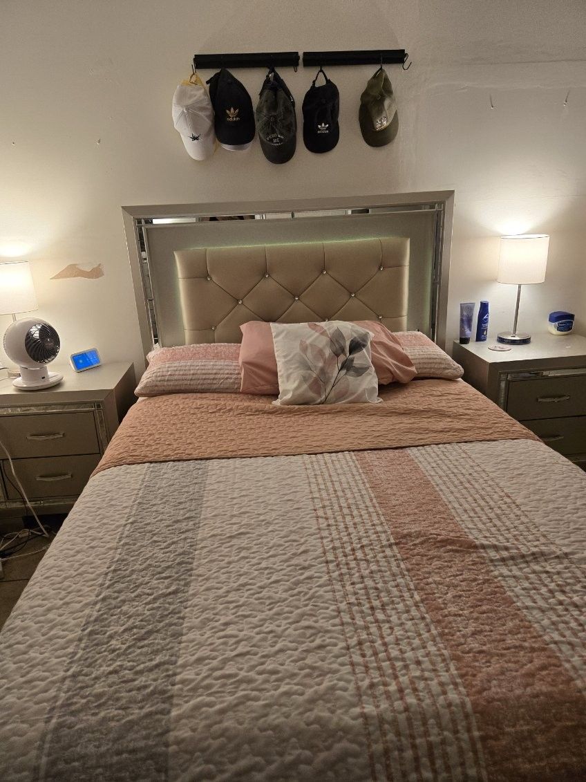 Full Size Bed Set