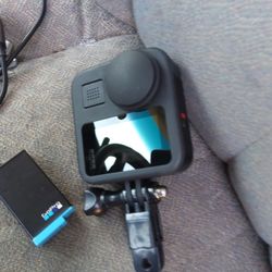 Go Pro Max With Extra Battery 