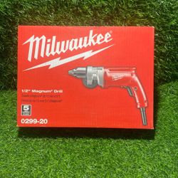 00 Milwaukee 8 Amp 1/2 in. Magnum Drill