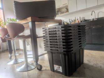 (10) 27 gal Tough Storage tote - great for moving and storage - Like new!