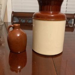 2 Jags Vase Pottery McCoy.
