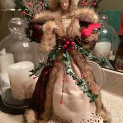 Bon-Ton Living Quarters Angel Tree Topper Style LQ1H492H (perfect condition! See photos! 17”