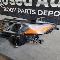 Toyota Camry Left Driver Headlight Oem