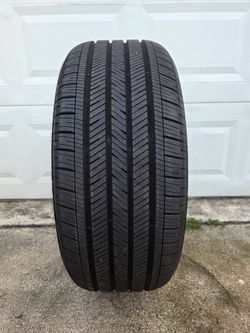 Like New 275/45R21 Goodyear Eagle Touring SoundComfort tire