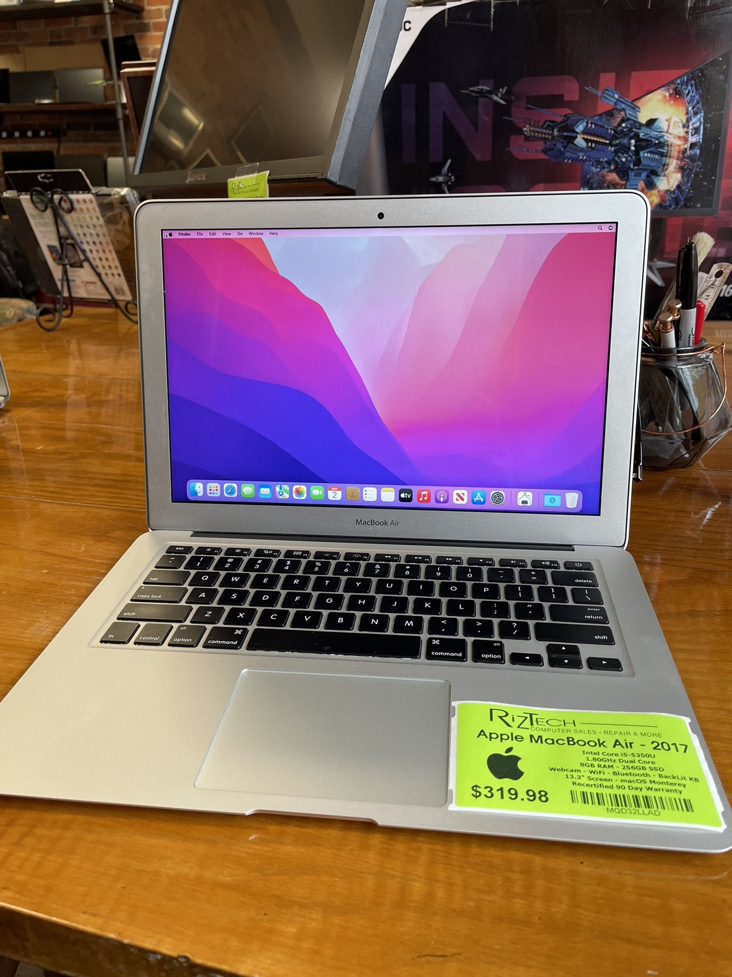 Apple MacBook Air 2017 i5 8GB RAM 256GB SSD
