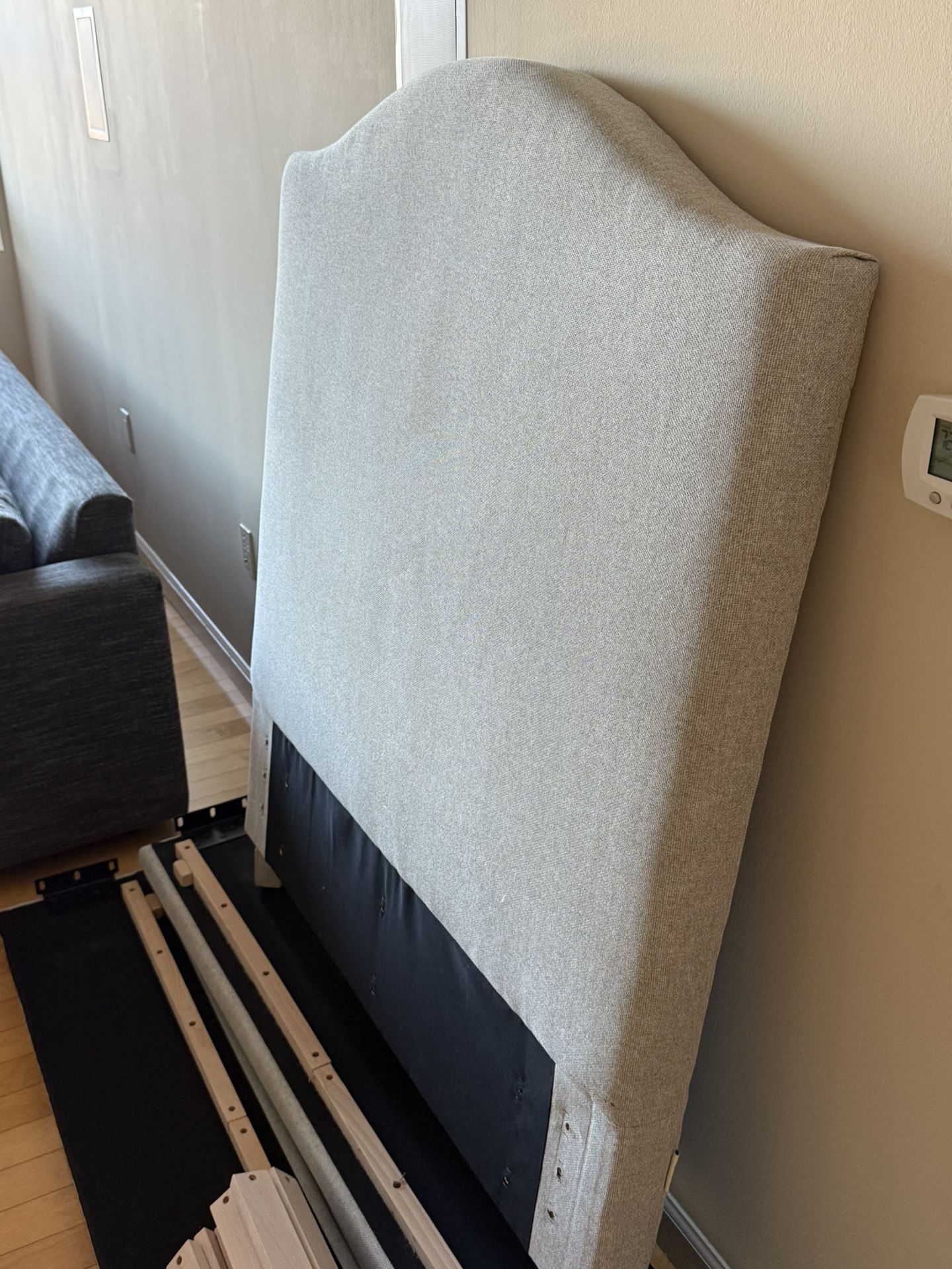 Carter Camelback Bed (Pottery Barn Kids)