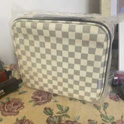 Makeup Box $15 Has Section And Brushes Pouch 