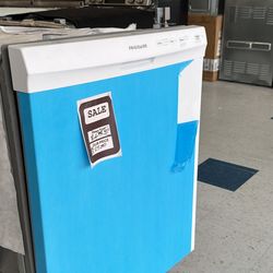 Frigidaire 24" 60 dBA Built-in Digital Control Dishwasher FFCD2413UW