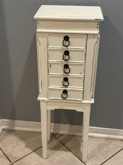 Farmhouse Jewerly stand