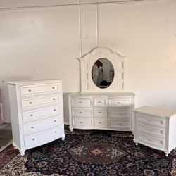 Girls White 3 Piece Set With Mirror 