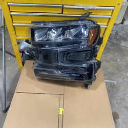 Headlight Chevy Silverado OEM (L) 2020