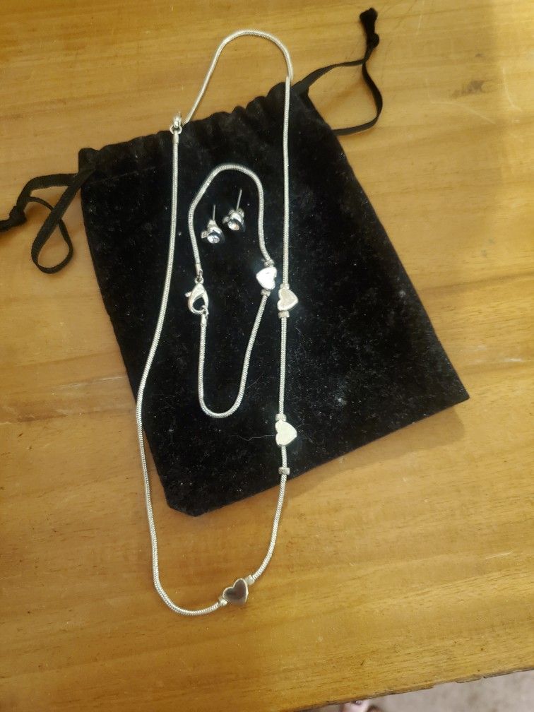 New Pretty 3 Piece Silver Plated Set Cimes With Necklace With Hearts And Matching Bracelet And Earrings All For $30
