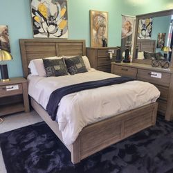 SALE!!! 4-PC Queen Bedroom Set / Bedframe, Dresser & Mirror, Nightstand 