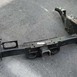 Ford Super Duty F350 Factory Tow Hitch
