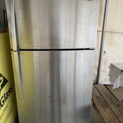 Whirlpool Refrigerator 