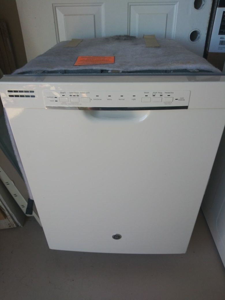 GE dishwasher. Bisque color