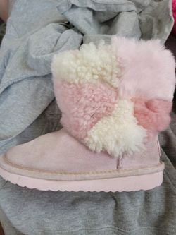 UGG size 10 Kids 