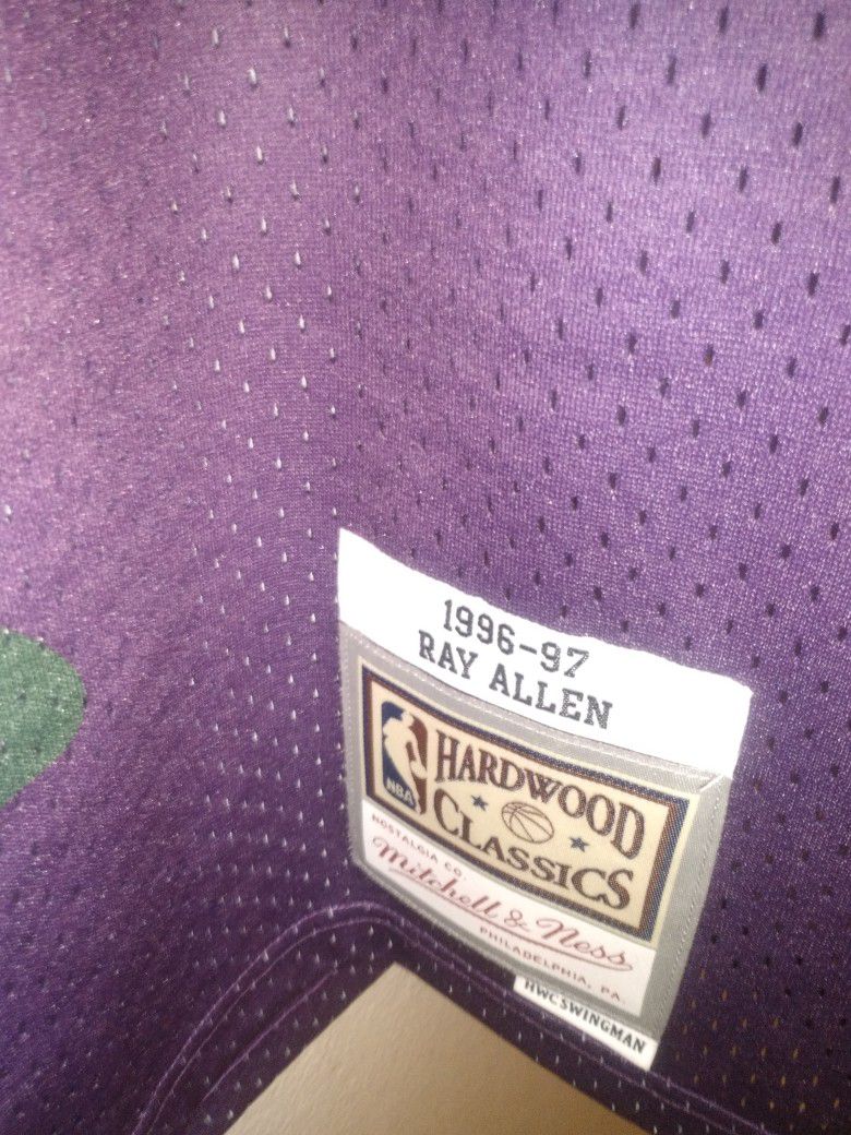 Miami Heat Retro Ray Allen Basketball Jersey for Sale in Gilbert, AZ -  OfferUp