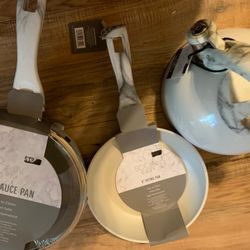 8inches Frying Pan  3 Qt Sauce Pan And 2.5 Qt Tea Kettle