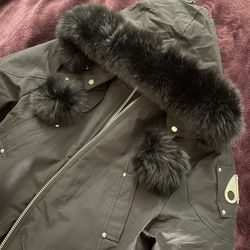 BRAND NEW WOMENS MOOSE KNUCKLE TAGS STILLL ON !!! 