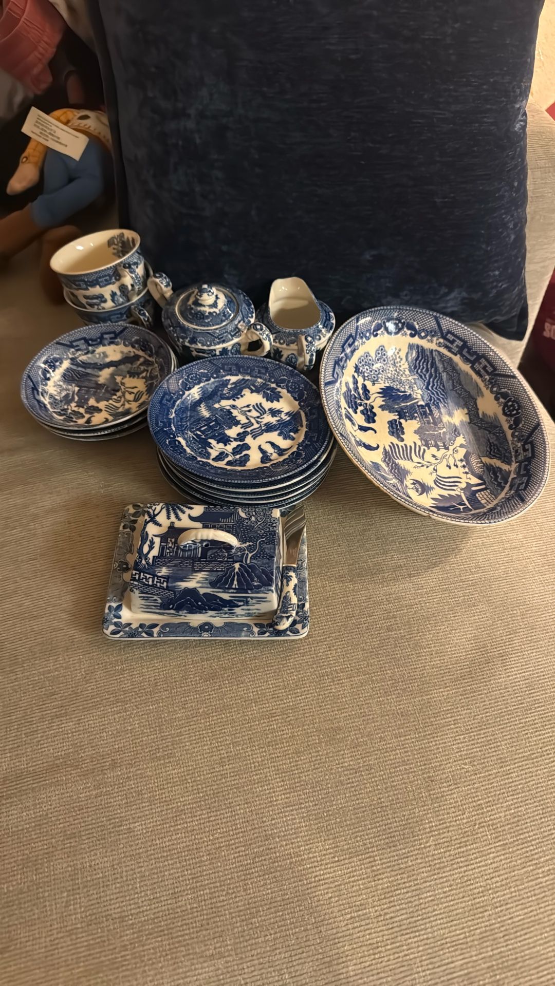 Japan Blue Willow Set 17 Pieces