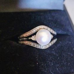 Pearl With Diamond Accents In Silver Sz 7