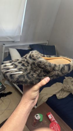 Bravest Stuidos Bear Claws Size 10