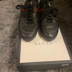 Gucci Womens Size 81/2 