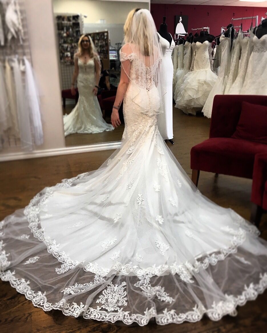 NEW Maggie Sottero Wedding Dress & Veil- Unused