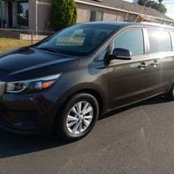 2017 KIA Sedona