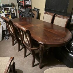 Dinning Table 