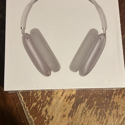 3 pairs of Airpod Max’s