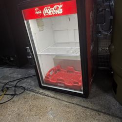 Coke True Mfg 7 Glass Door Commercial Merchandiser Cooler Refrigerator 