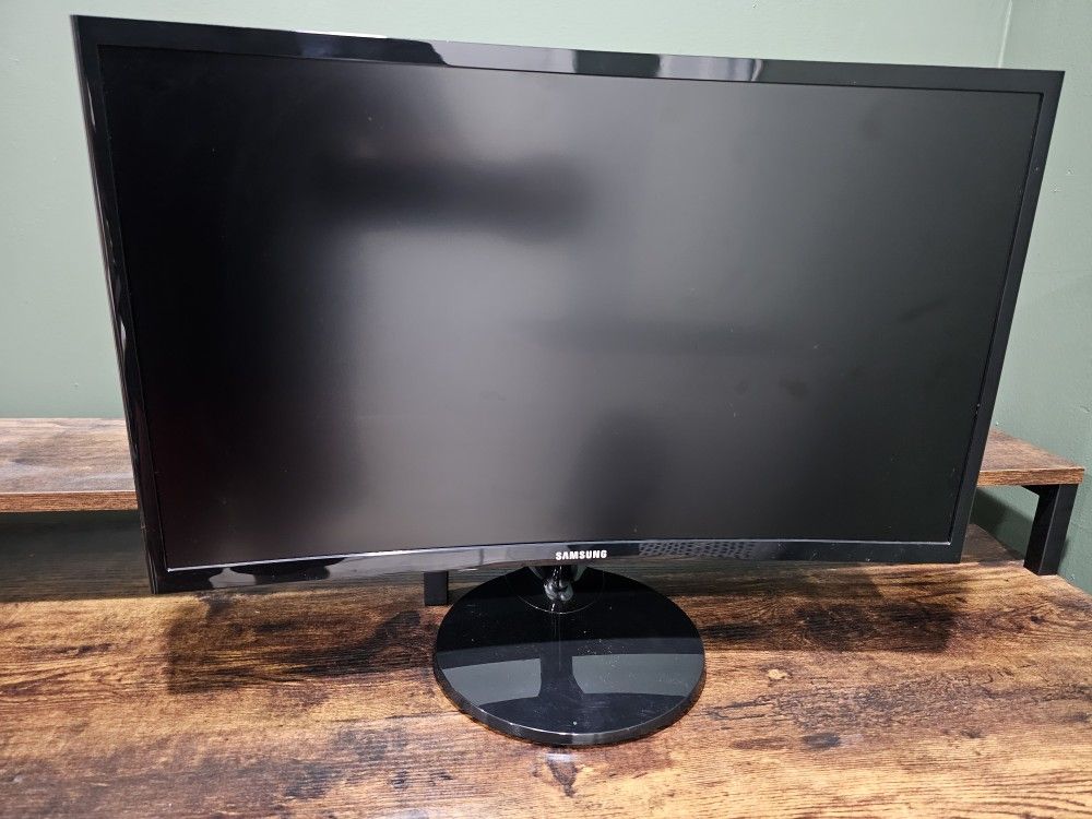 Samsung Curved 24-inch Monitor