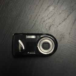 (R) DXG model 518 5 megapixel digital camera 3x optical lens