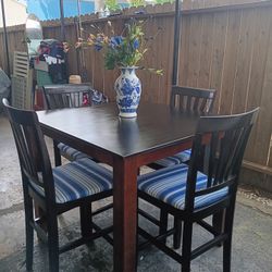 High Table And 4 Chairs  Clean And  Good Condition 