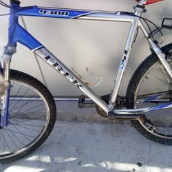 Trek 4300 MTB Size L