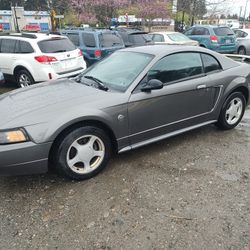 2004 Ford Mustang