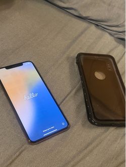 iPhone XS Max 512 GB, Carrier is AT&T.