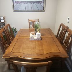 Dining Table Set 100%% Pure Wood Exelent Quality.    And Table Buffet   